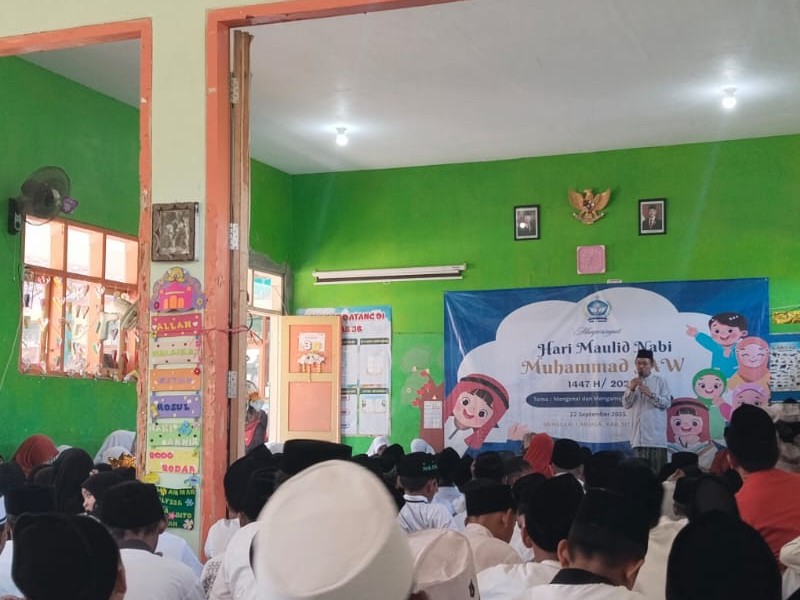 Perayaan Maulid Nabi Muhammad SAW di SDN 1 Arjasa